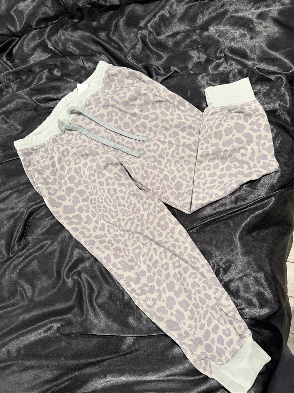 Women's Lavender Leopard Print Jogger Pants - Brand Unspecified
